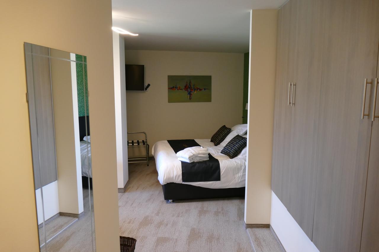 Hotel Monte Cristo Hoeselt Екстериор снимка