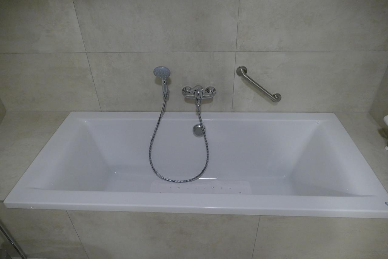 Hotel Monte Cristo Hoeselt Екстериор снимка